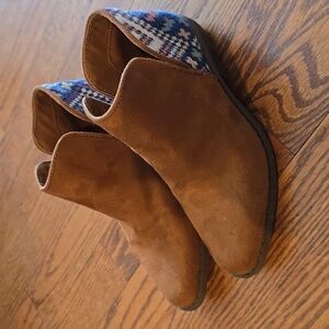 Cat&Jack Size 1 Boots